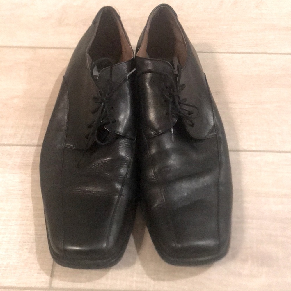 Lace-up Dress Shoes